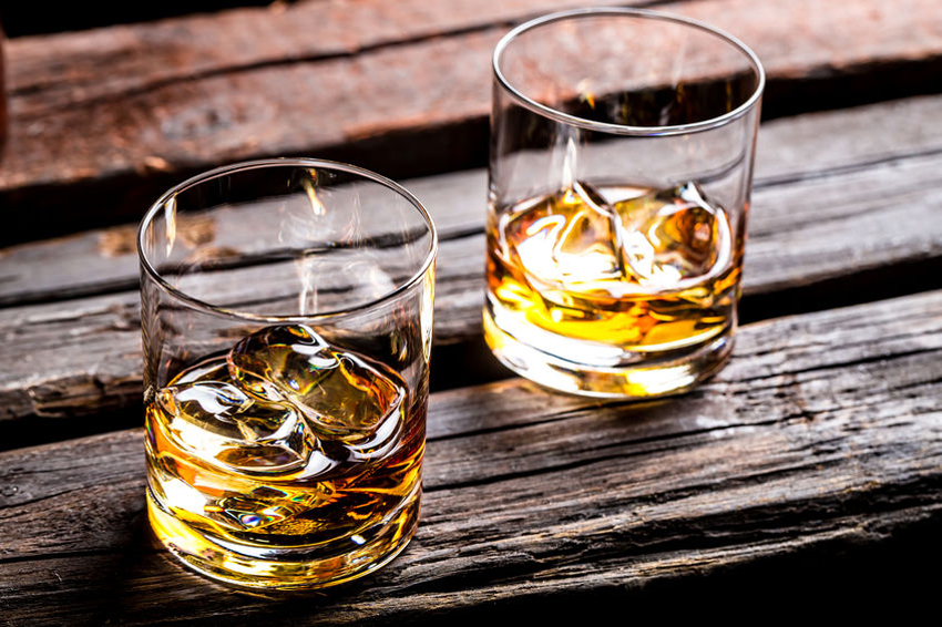 Waarom 50-plussers die whisky drinken aantrekkelijker zijn