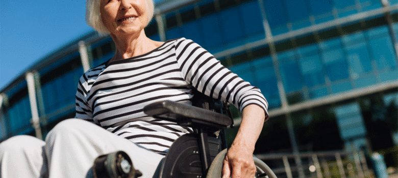 Hoe je het beste vervoer kiest voor ouderen met een rolstoel